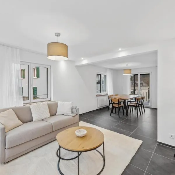 The R Apartment Rheinfall - central free parking, hotell sihtkohas Neuhausen am Rheinfall