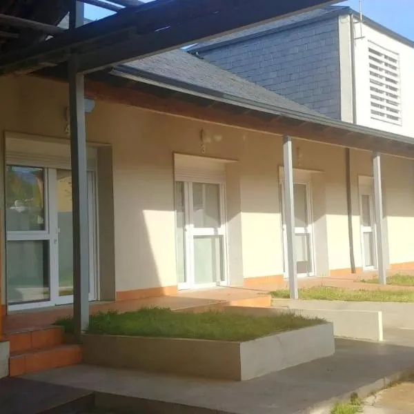 Apartamentos Turísticos Magencio, hotel en Carucedo