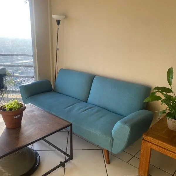 Habitación en departamento con vista a la ciudad, hotel in Tijuana