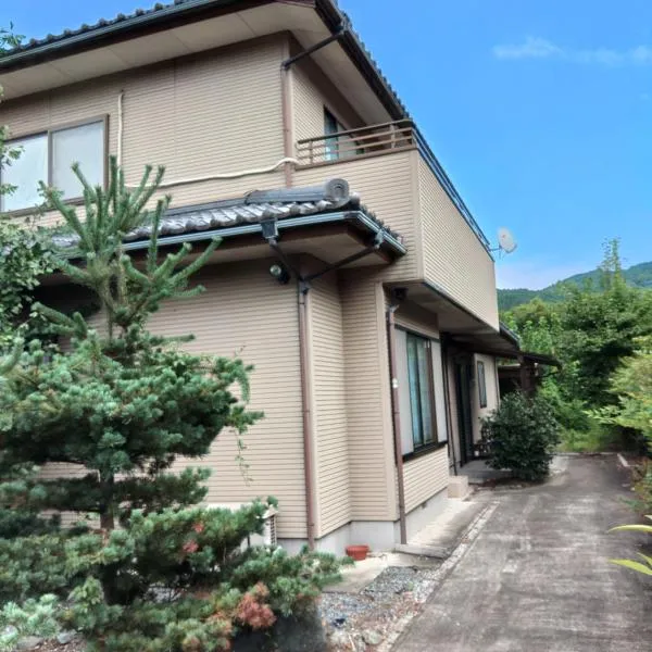 一棟貸切ゲストハウスかた籠, hotel in Kamikawa