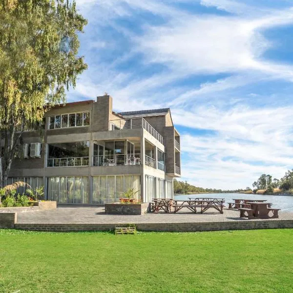 Broadwater River Estate, hotel in Douglas