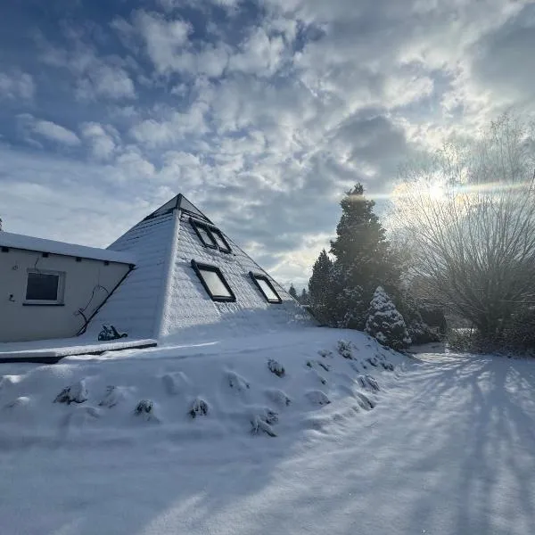 Pyramida pod Lysou s vířivkou，位于奥斯特拉维采河畔弗里德兰特的酒店