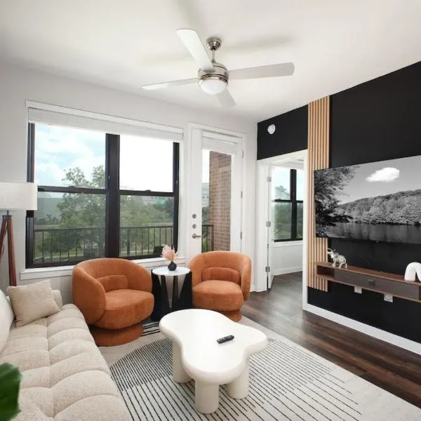 Modern 2BR-w Prkng, Near Rvrwalk, Dome & Conv Ctr, hotel in San Antonio