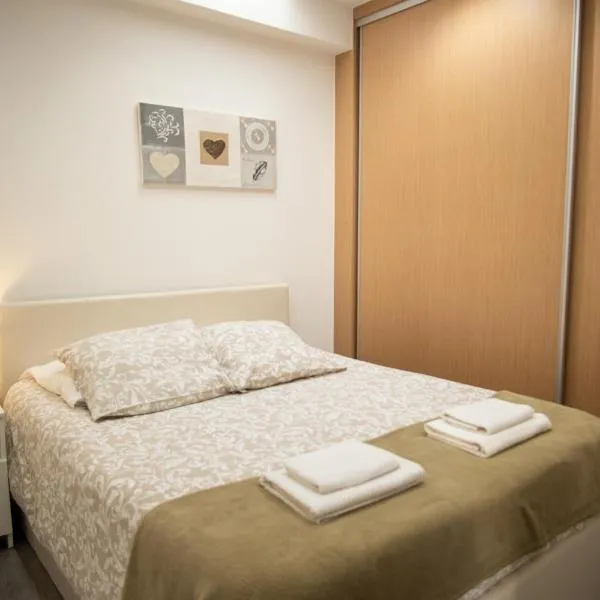 A L'Ombre du Pin "7" - Spacious T3 Duplex near Disneyland and Paris, 1-6 Guests, Hotel in Le Pin