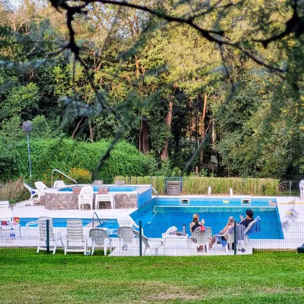 Cabañas Am Bach โรงแรมในบียา เฮเนรัล เบลกราโน