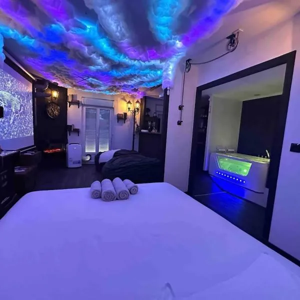 Apartment Cinema, Jacuzzi, Borne arcade, hotel in Bordeaux