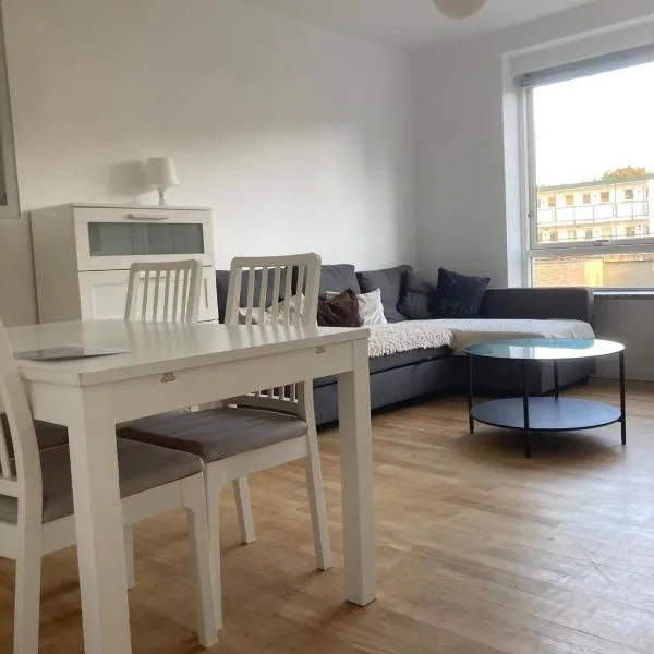 Appartamento con 2 stanze da letto vicino la stazione Metro di Mozart Plads, hotel en Copenhague