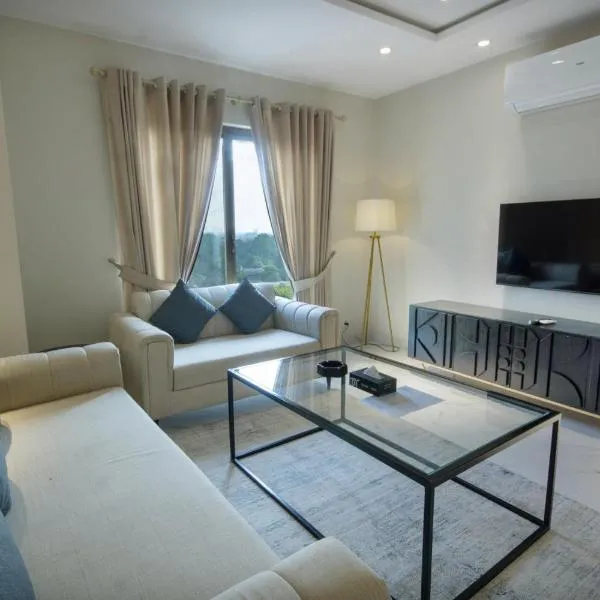 BNR - The Opus Residences 3 Bed Apartment Gulberg , Lahore, hotel v destinaci Lahore