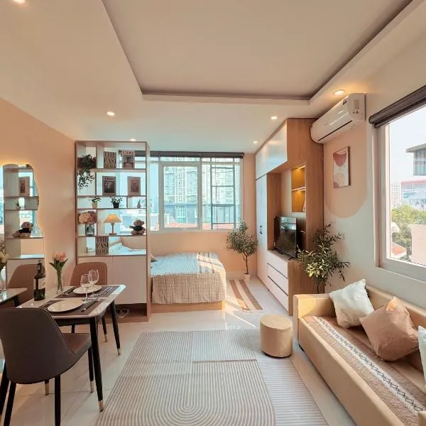 The Little Hanoi - Super Central Apartment, hotel in Hanoi