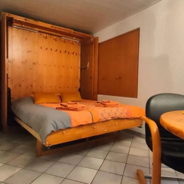 Charming studio in Poschiavo, hotel in Poschiavo