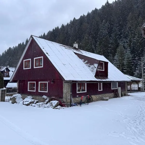 Zázrivský Dvor - Chata pod Rozsutcom, Wellness, Self Check-In, 3 bedrooms, 2 bathrooms, hotel in Zázrivá