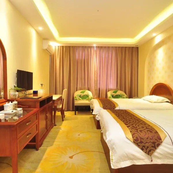 Bai Nian Sheng Shi Hotel, hotel in Kunming