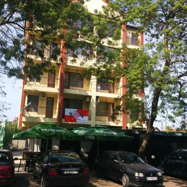 Central Park Family Hotel, hotel in Kavarna