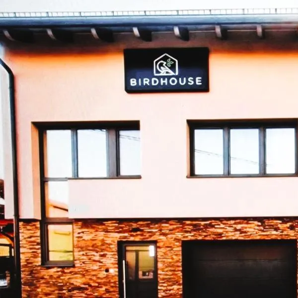 BIRD HOUSE, hotel in Prešov