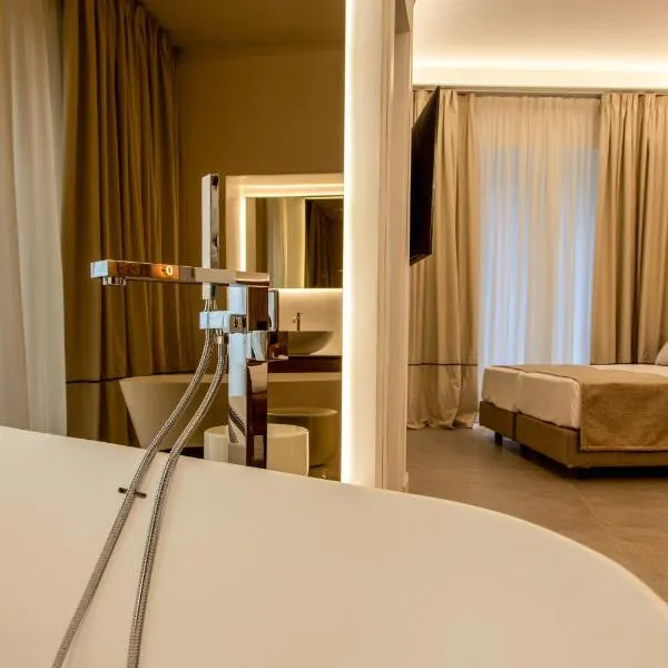 Mamalu - Corso Umberto 35 - Studios and Suites,位于那不勒斯的酒店