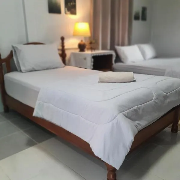 Granny's home บ้านคุณย่า, ξενοδοχείο στο Λαμπάνγκ