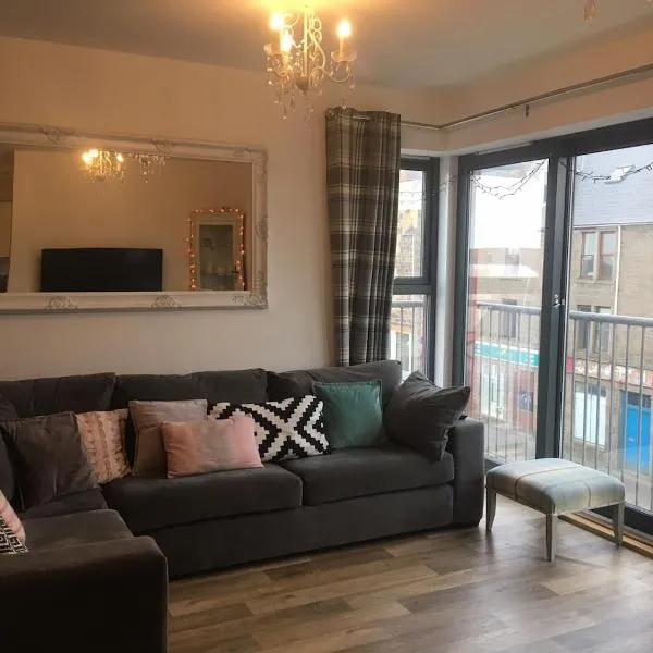 Stunning 1 Bedroom Lerwick Town Centre Apartment, khách sạn ở Lerwick