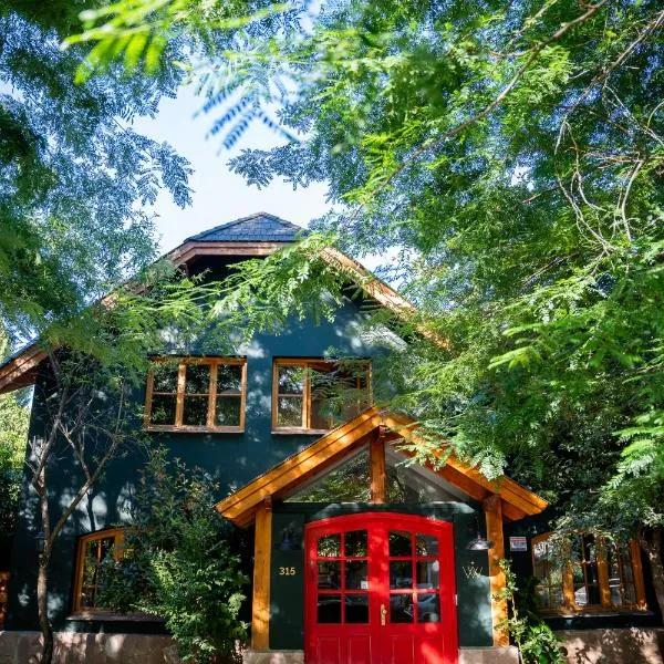 Warthon Hostel, hotel in San Martín de los Andes