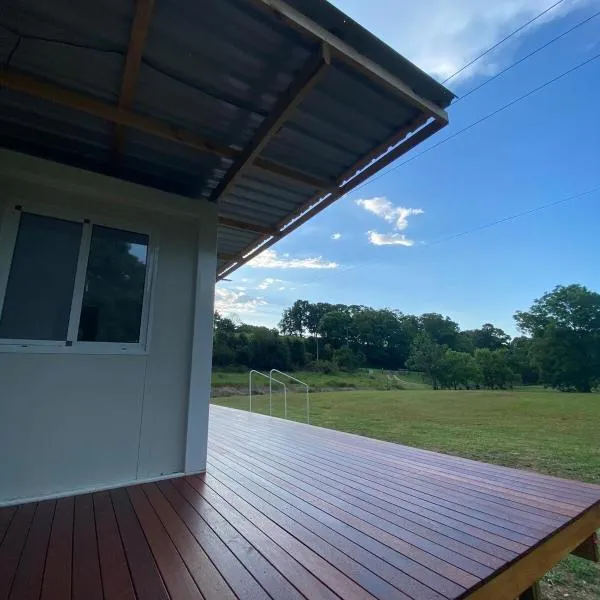Haven's Hideaway - Tiny Home, ξενοδοχείο σε Burringbar
