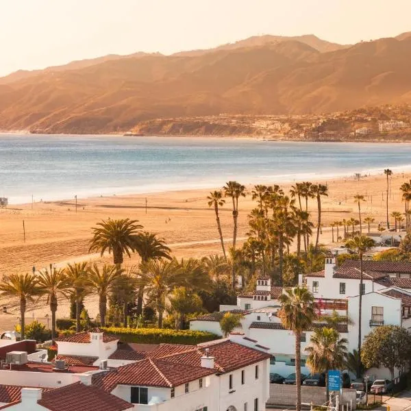 Arion- Cozy Santa Monica getaway steps to the beach Free Parking, hotel in Los Angeles