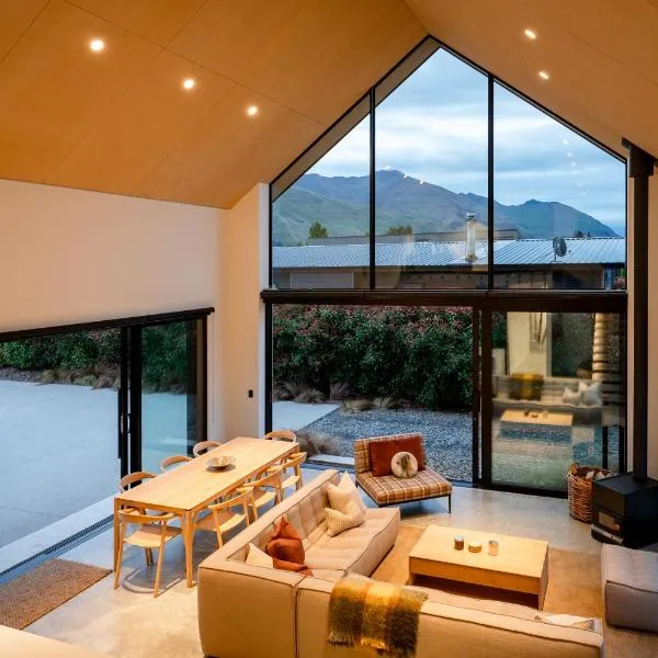 Coco Chalet by Sotheby's Luxury Rental Homes、ワナカのホテル