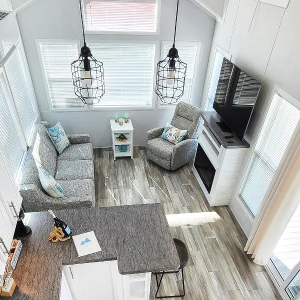 Happy in the Keys Tiny Home, hotel in Key Largo