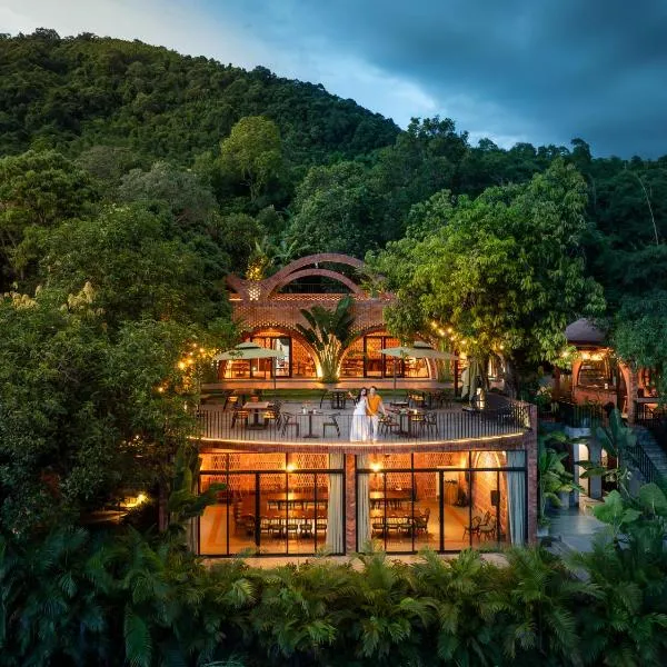 Maida Lodge, hotel in Hòa Bình