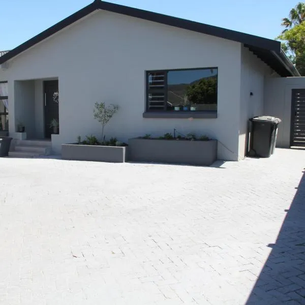 Cottage Studio, hotel in Tokai
