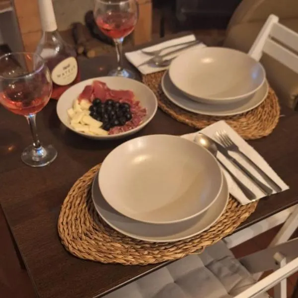 CASA RURAL "LA CASITA" para 2 personas, hotel in Ronda