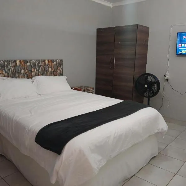 Elim Pink House Accommodation, hotel a Elim