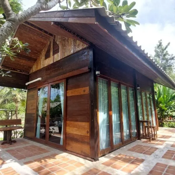 Why Worry Homestay & Café, ξενοδοχείο σε Ban Talat Khwai