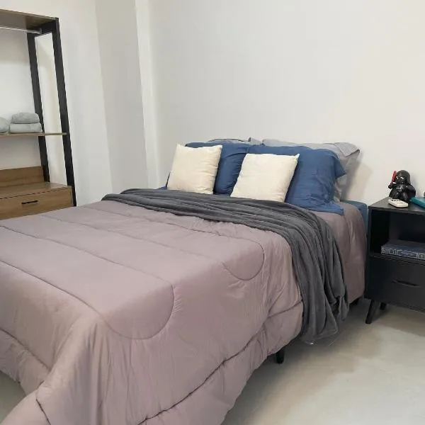 Ed Casablanca proximo a Av T63 shopping e parque, hotel in Goiânia