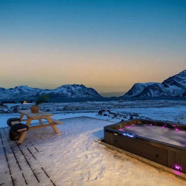 New amazing cabin with spectacular view and jacuzzi in the heart of Lofoten, hotel in Lyngværet