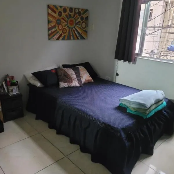 Quarto casal e outros espaços compartilhados próx ao estádio do Vasco, hotel in Rio de Janeiro