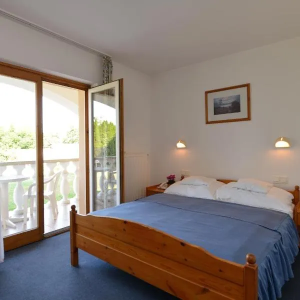 Wellness Hotel Kakadu, hôtel à Keszthely