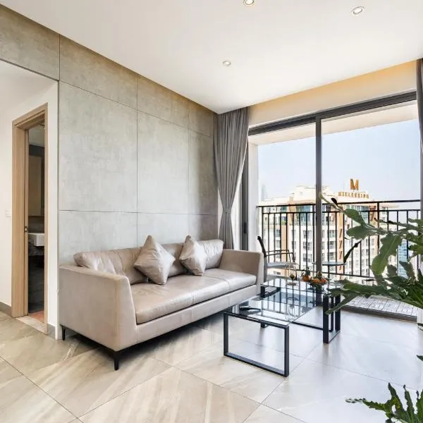Saigon Apartments - Free City Walk Experience, Amazing infinity Pool & FREE 4G SIM card for 3 nights, hotel in Ho Chi Minh City