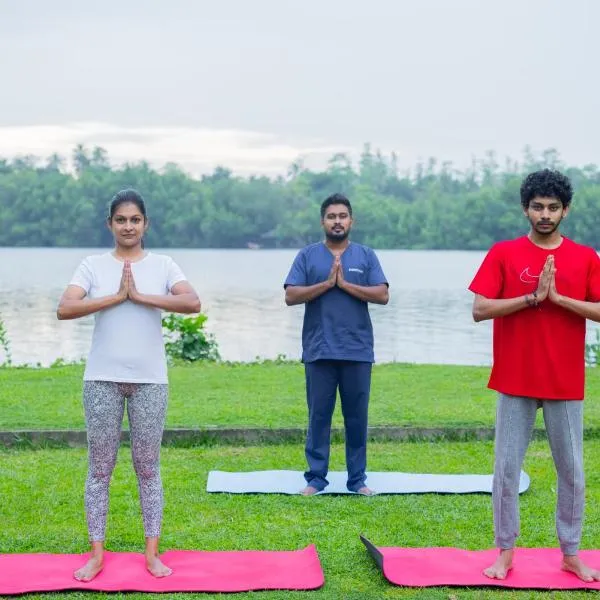 Ayuwaters Authentic Yoga and Full Board Ayurveda Retreat by the Bentota River, hotel in Bentota