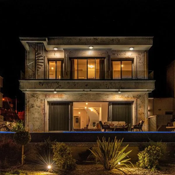 Olymp Luxury Villa D - Luxury Escape with Direct Beach Access and Unique Sunsets, ξενοδοχείο στην Πάφο