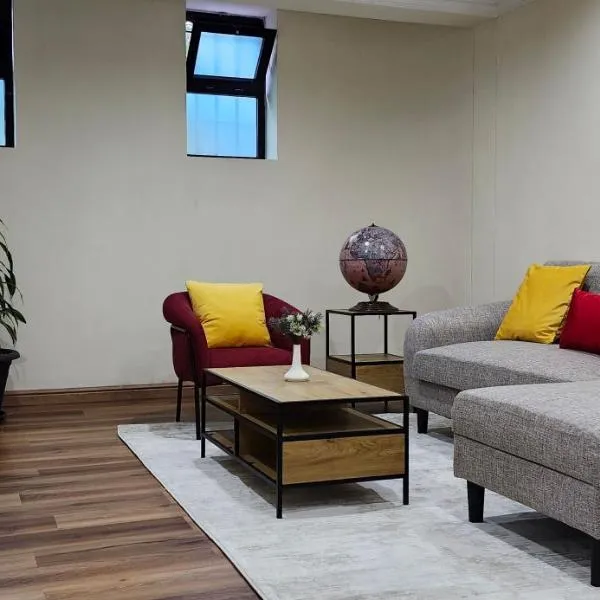 Cozy & Modern 2-Bedroom Unit, hotel in Addis Ababa
