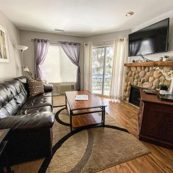 Inn Building Condo 206 Beautiful updated condo, hotell i Garden City