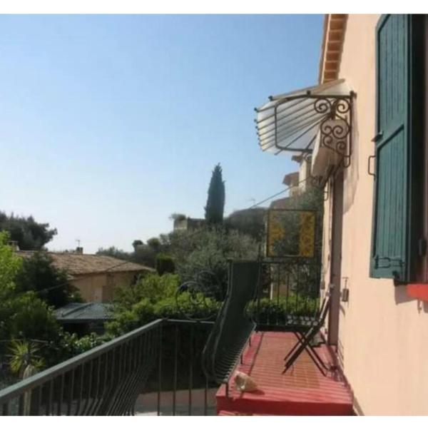 Chambre au calme sur les collines, Nizza