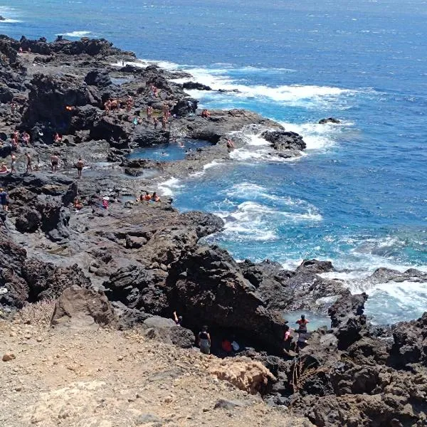 apartment tenerife south coast, hotel in Costa Del Silencio