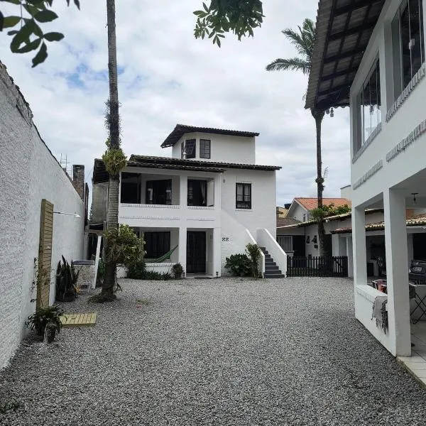 Pousada Recanto das Palmeiras, hotel i Florianópolis