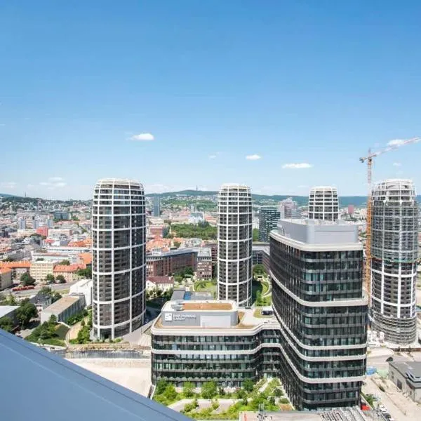 28th floor Luxury Skyline 1BDRM Apartment - Downtown City center, готель у Братиславі