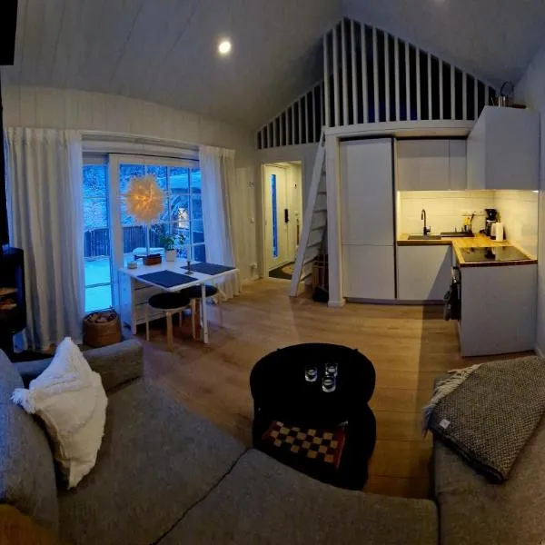 Charmant hus med bastu och braskamin โรงแรมในอาลิซอส