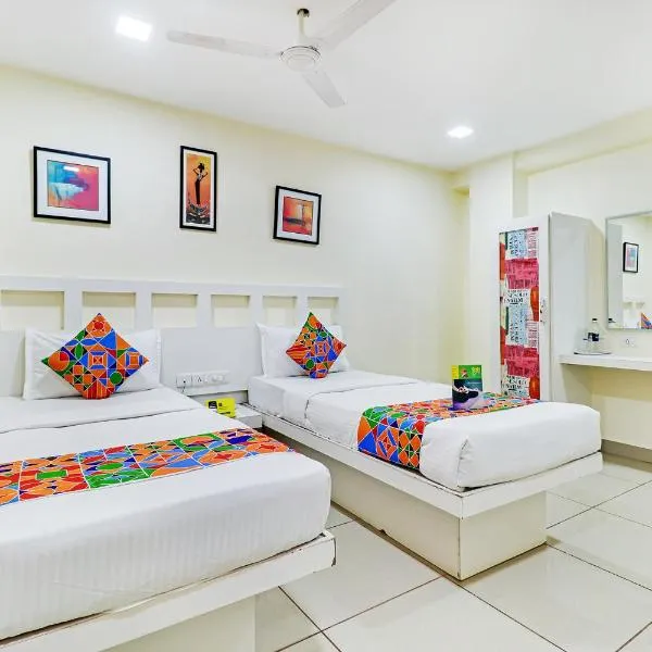 Fabhotel Colors Service Apartment - Nr MRC Nagar, hotel in Chennai