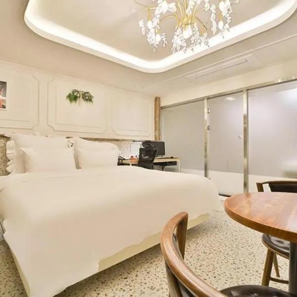 Daegu February Hotel DongdaeguStation, hotel en Daegu