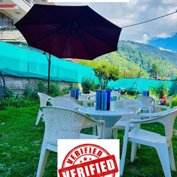 Hotel Outtown Manali - #near mall road #premium rooms #parking #lift #open terrace #cafe #guest preferred, hotel in Manāli