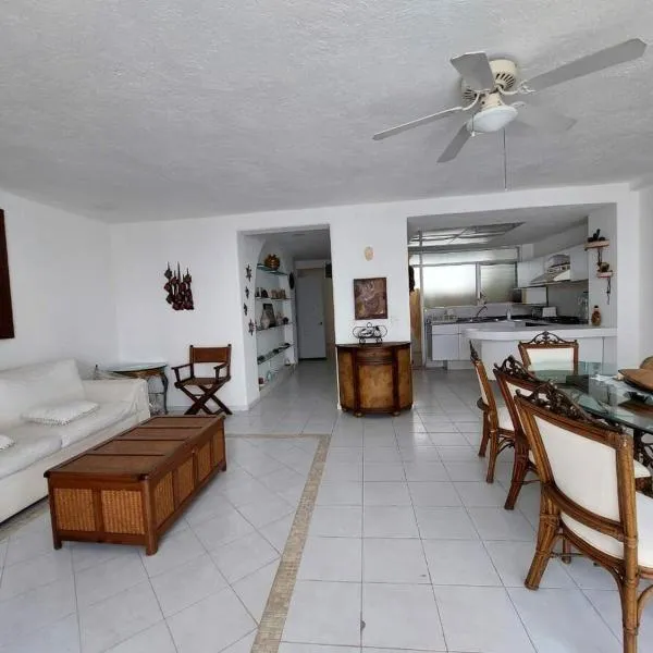 Costa Azul a 100 mts playa, khách sạn ở Acapulco