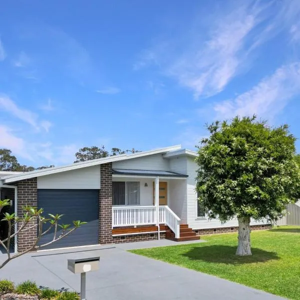 Paperbark Cottage, hotel in Callala Bay